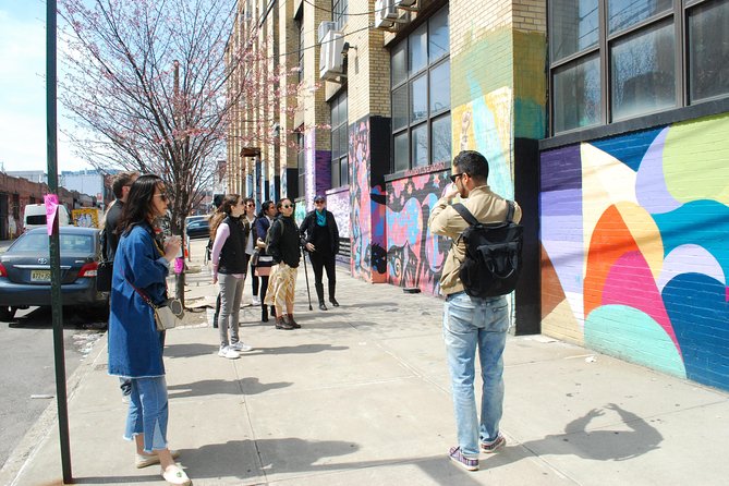 Brooklyn Art Walk, Drink Crawl, & City Views - Exploring the DUMBO District