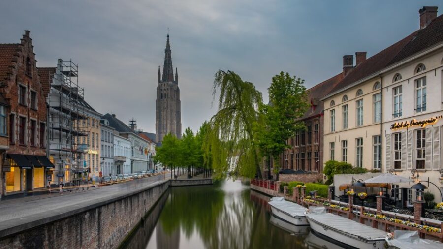 Bruges: Guided Walking Tour and Canal Boat Trip - Tour Overview