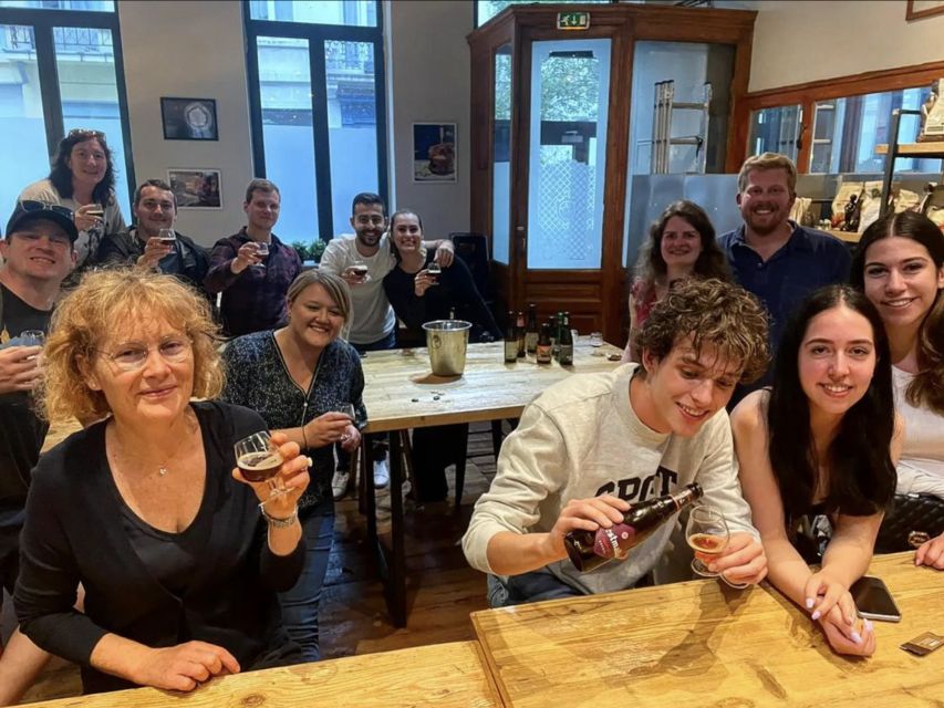 Brussels: Belgian Beer Tasting and Course at a Private Bar