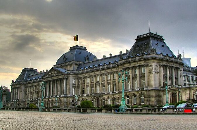 Brussels Highlights Walking and Bus Tour W/ Waffle