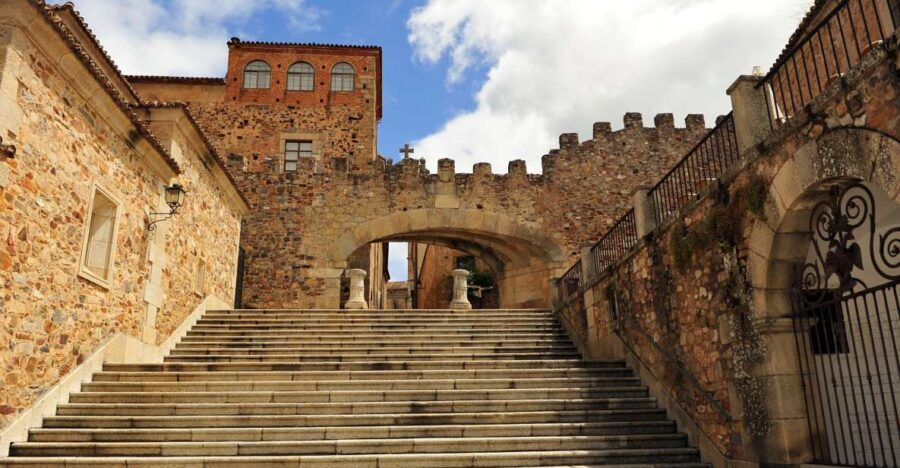 2 Best City Tours In Caceres