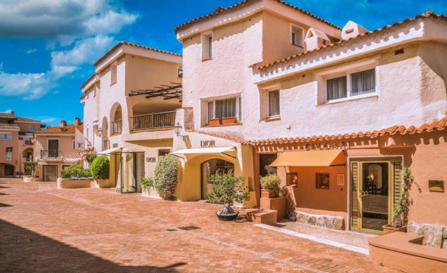 Cagliari: Costa Smeralda and Olbia Private Experience