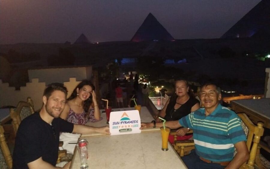 Cairo: Great Pyramid Inn Private Lunch With Transfer