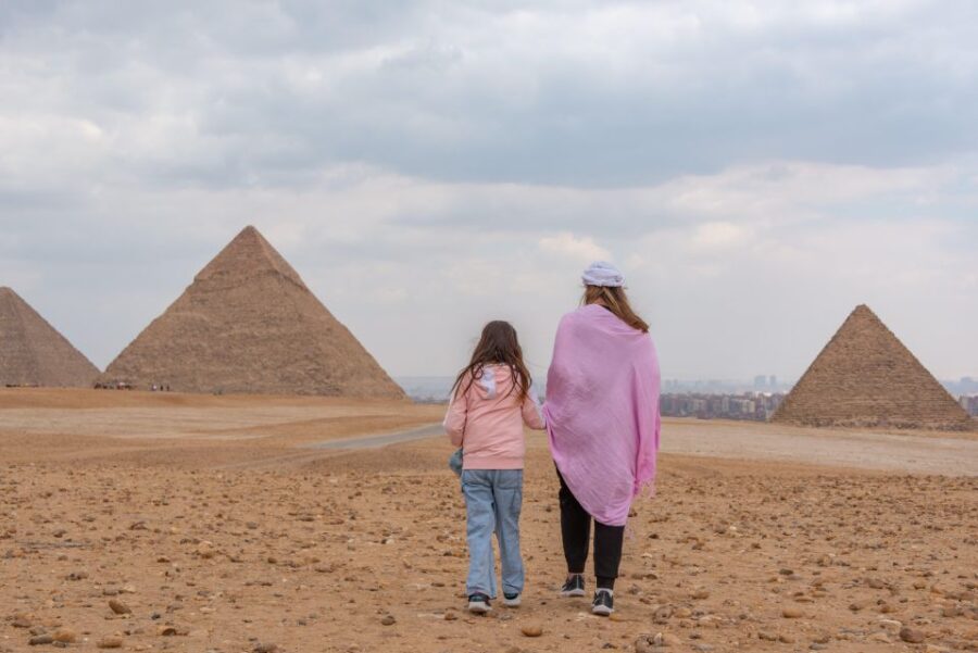 Cairo: Pyramids & Museum Private Tour With Airport Transfer