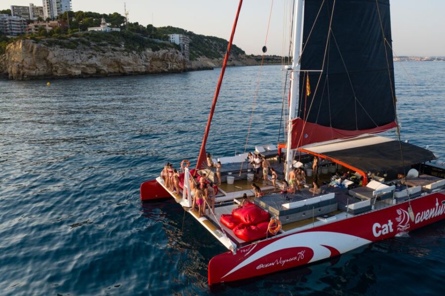 Cambrils: Catamaran Cruise With Food and Drinks