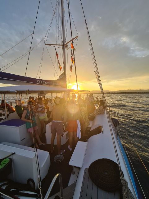 Cambrils: Evening Cruise With Fireworks Display and Drinks