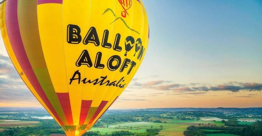 Camden Valley: Sunrise Hot Air Balloon Flight With Breakfast
