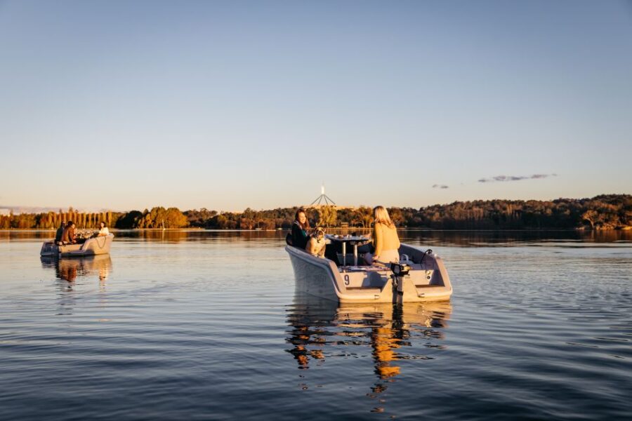 Canberra: Electric Picnic Boat Rental