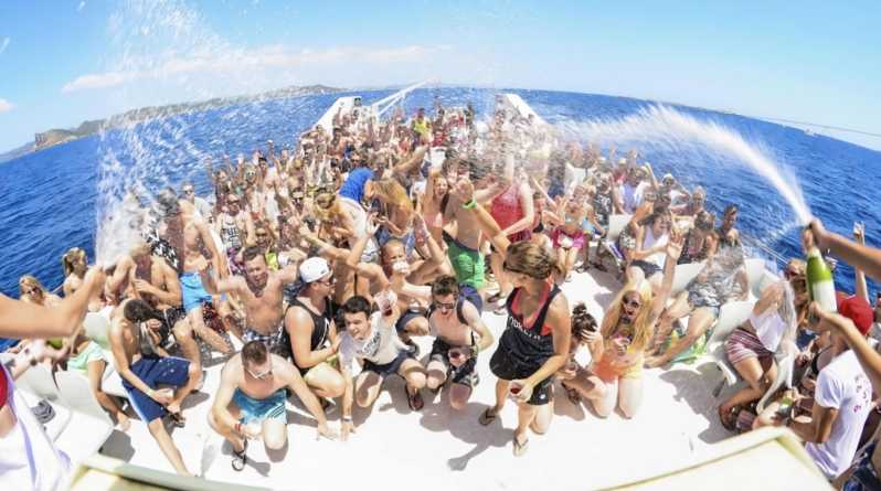 Cannes: Party Boat Cruise With Live DJ
