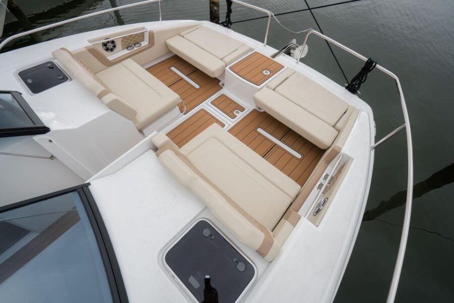 Cannigione: Aquila 36 Catamaran Daycruiser Rental