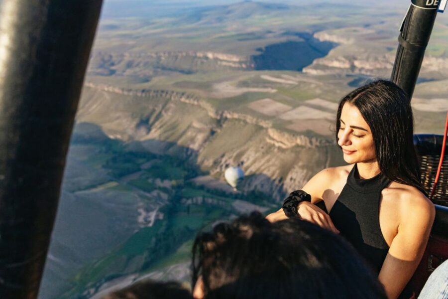 Cappadocia: Balloon Flight and Private Cappadocia Blue Tour