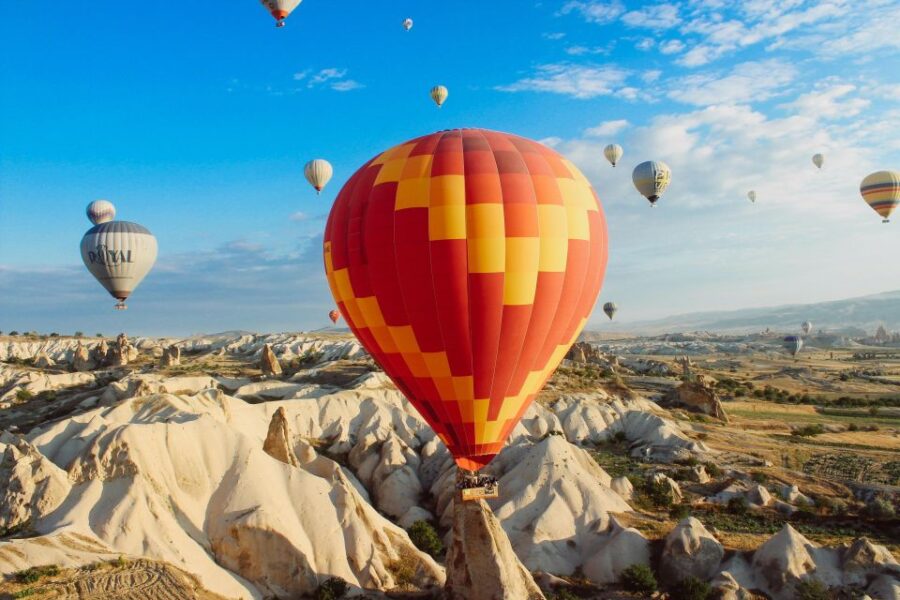 Cappadocia: Goreme Hot Air Balloon Flight Over Fairychimneys