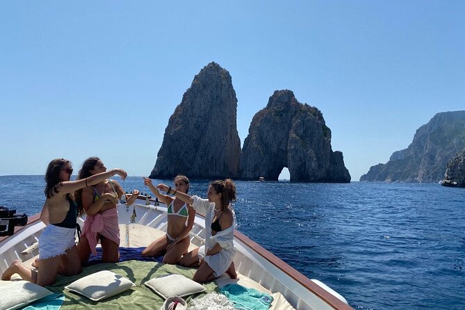 Capri Boat Tour: Living the Sweet Life