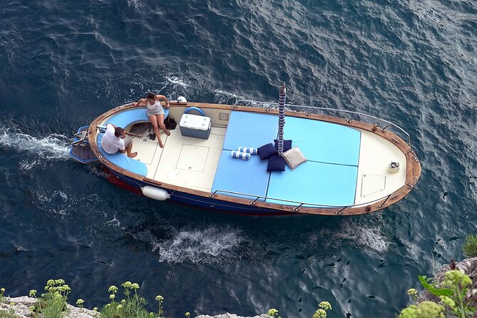 Capri Enjoy the Dolce Vita by Boat for 4 Unforgettable Hours!