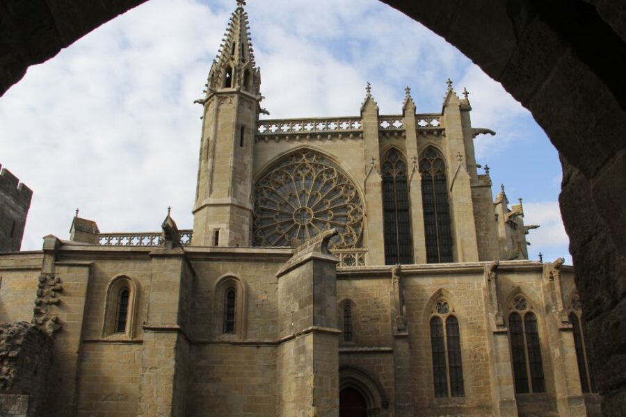 Carcassonne: Highlights Self-Guided Scavenger Hunt & Tour - Navigating the City
