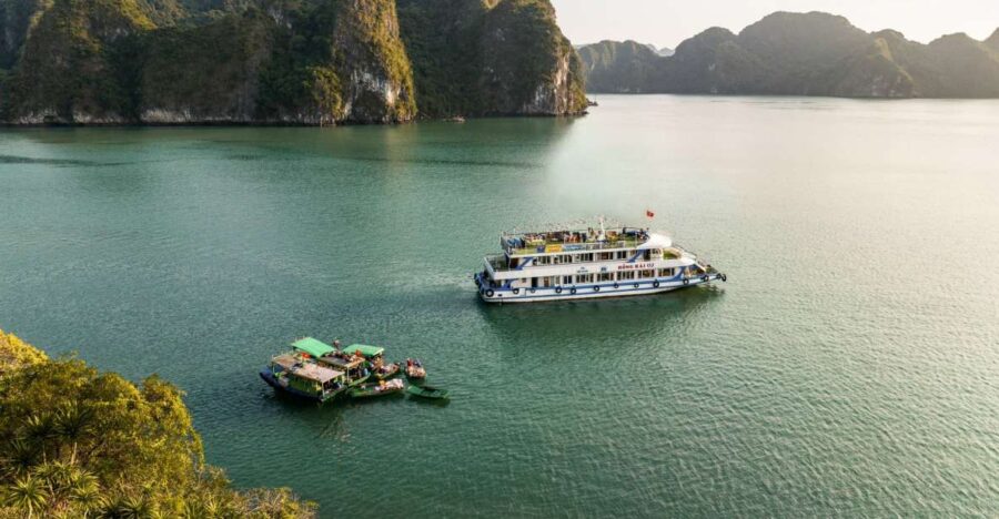 Cat Ba Island: Lan Ha Bay Day Cruise With Kayak/Snorkeling