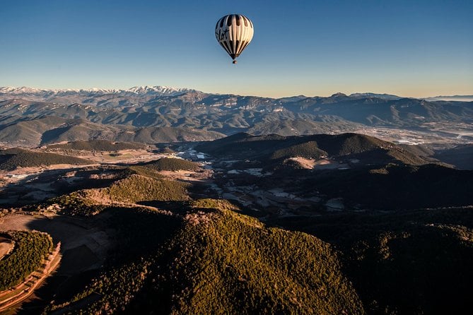 Catalonia Hot Air Balloon Ride and Breakfast Over the Volcanoes of La Garrotxa