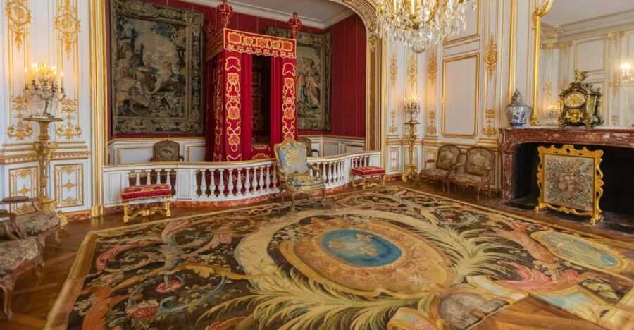 Chambord Enchantment: Exclusive Private Guided Walking Tour