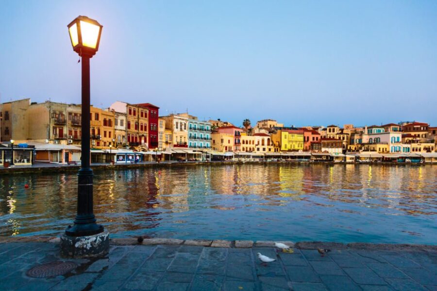 Chania: Self-Guided Scavenger Hunt and City Highlights Tour