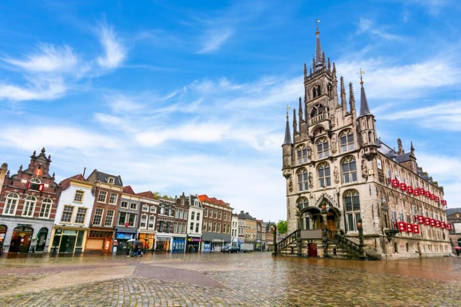 Charming Gouda Walking Tour: History, Architecture & Cheese