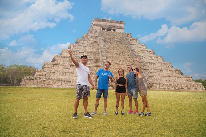 Chichen Itza Tour and Traditional Yucatecan Lunch From Cancun and Riviera Maya