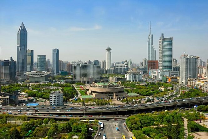 China Acrobatics Show and Shanghai Evening Tour - Acrobatics Performance