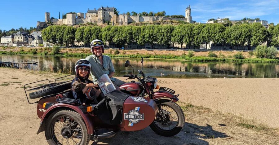 Chinon: Vintage Sidecar Tour With Castle and Vineyard