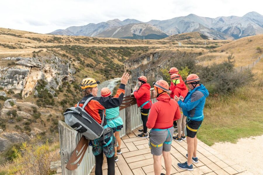 Christchurch: Cave Stream & Castle Hill Tour