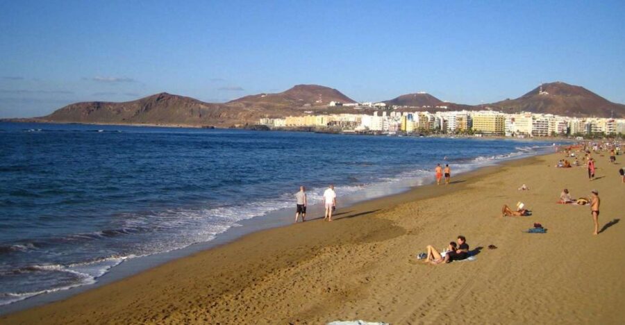 City Treasures Unveiled: 3.5-Hour Las Palmas Taxi and Walkin
