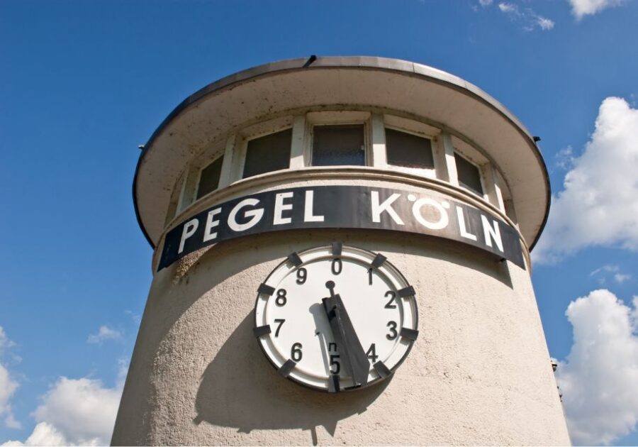 Cologne: Scavenger Hunt In-App Smartphone Tour