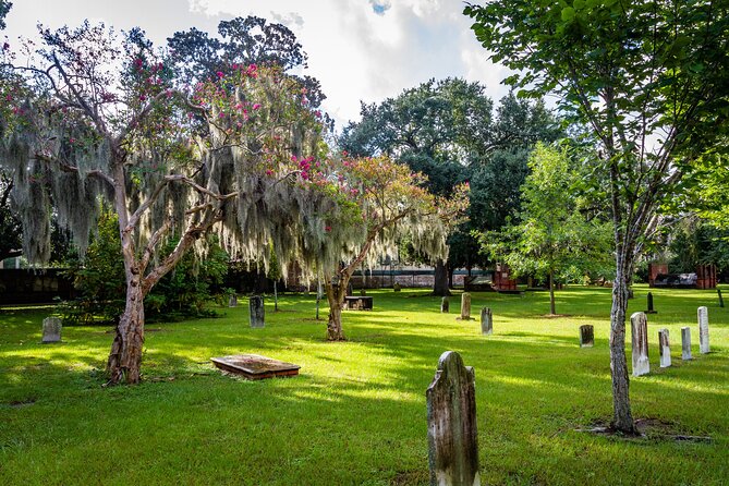 Colonial Park Cemetery Walking Tour in Savannah