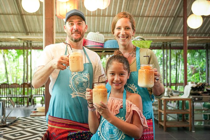 Cooking Class With Organic Farm in Chiang Mai at Mama Noi - Overview and Details