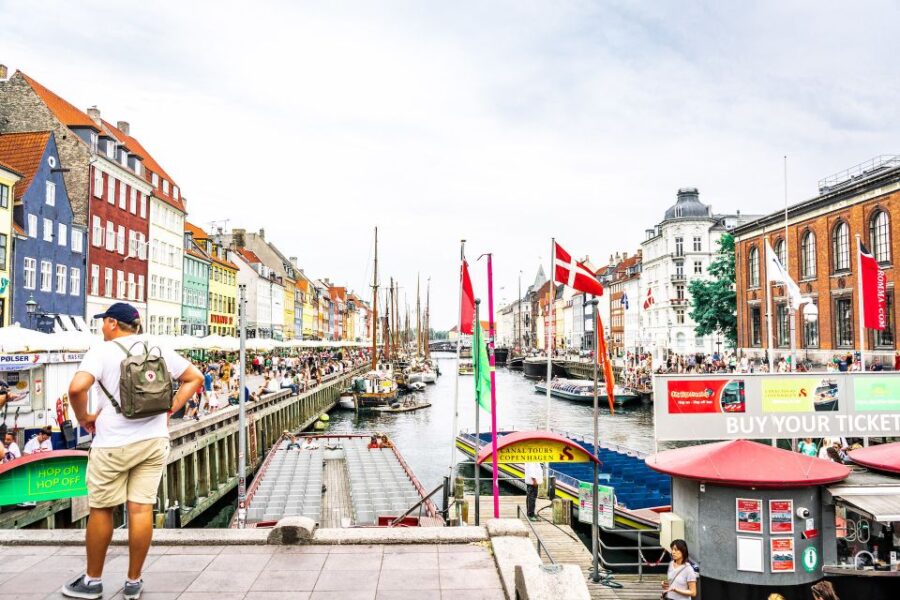 Copenhagen: Alternative 1.5-Hour Private Walking Tour