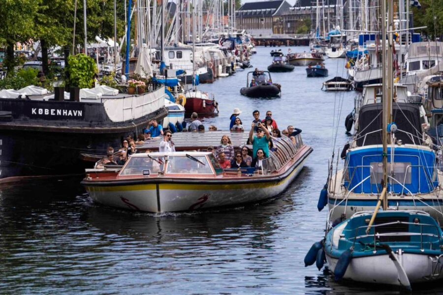 Copenhagen: Grand Canal Tour With Live Commentary
