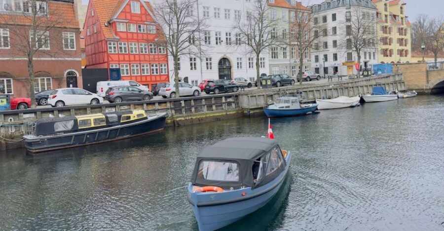 Copenhagen: Guided Canal Tour by Electric Boat