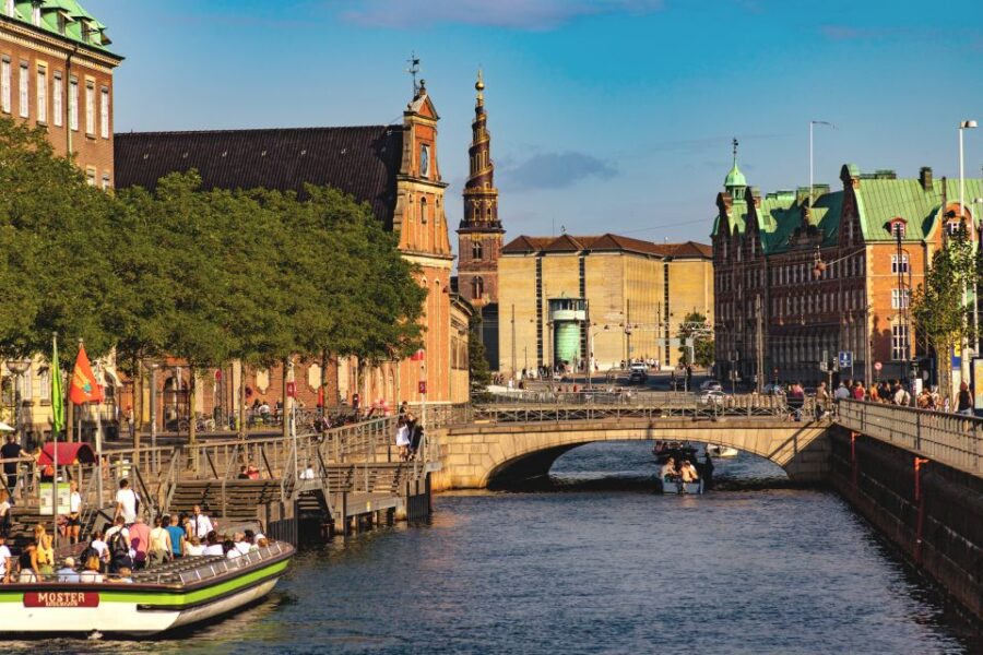 Copenhagen: Highlights & Secrets Private Walking Tour