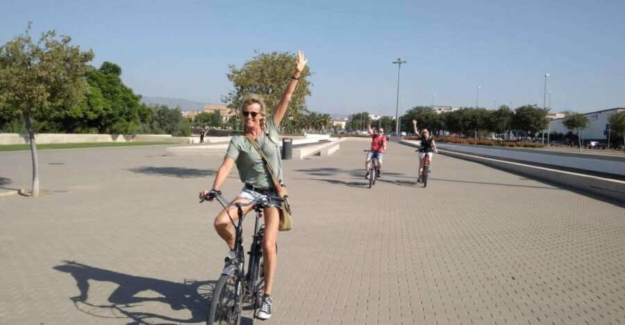 Córdoba Daily Highlights Bike Tour - Tour Overview