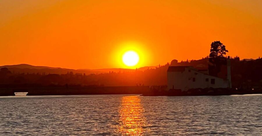 Corfu Old Town Sunset Cruise