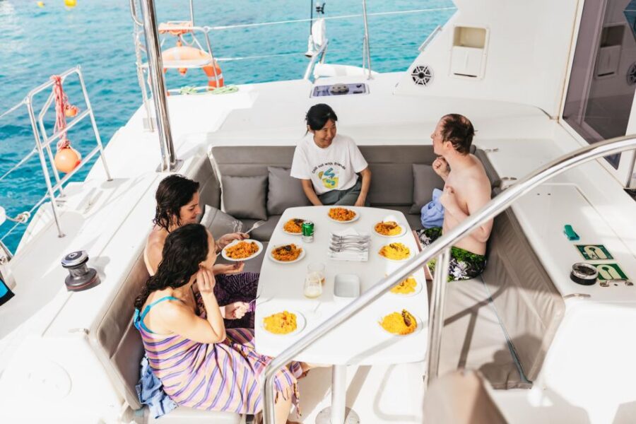 Corralejo: Lobos Island Catamaran Tour With Drinks & Snorkel