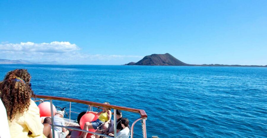 Corralejo: Roundtrip Ferry to Lobos Island With Entry Pass