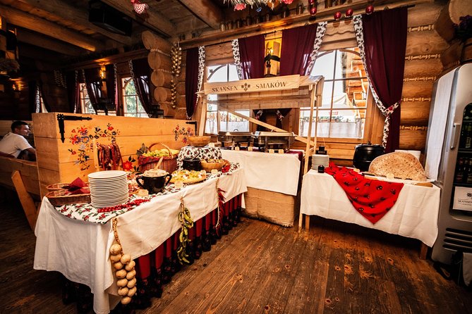 Cottage Style Evening With Folk Show and Traditional Feast From Krakow - Menu and Inclusions