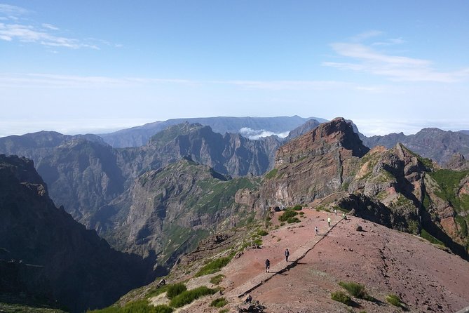 Cristo Rei, Arieiro Peak and Santo Da Serra 4×4 Experience