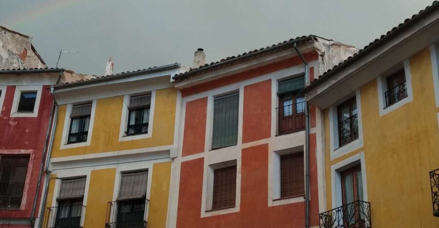 Cuenca: Nighttime Highlights Walking Tour in Spanish