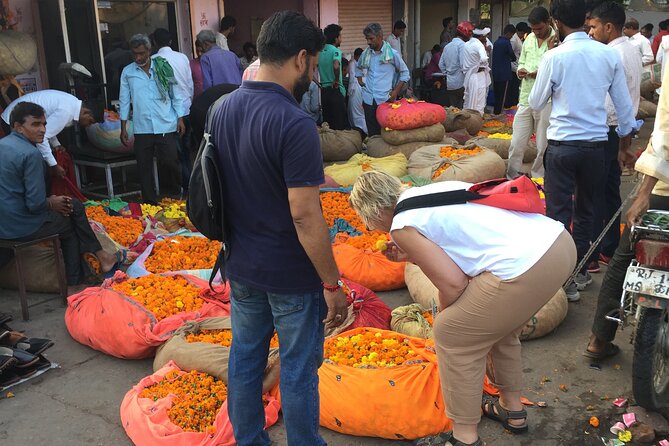 Cultural Walk and Food Tasting In Jaipur