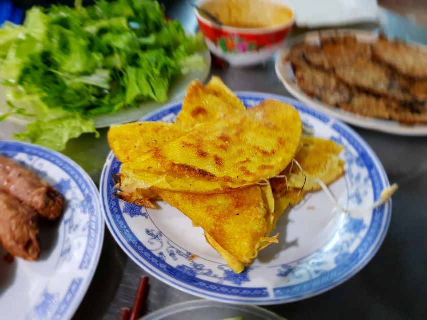 Da Nang: 3.5-Hour Food Tour by Motorbike With Driver