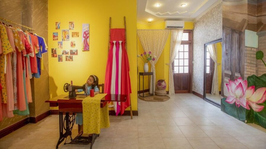 Da Nang: Experience Vietnamese Elegance With Ao Dai in Showroom