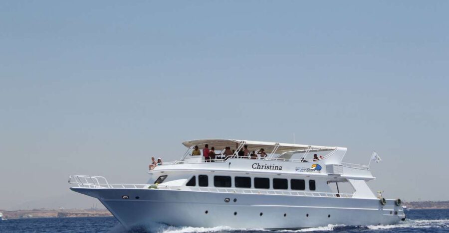 Dahab: Luxury Snorkeling Cruise With Buffet Lunch