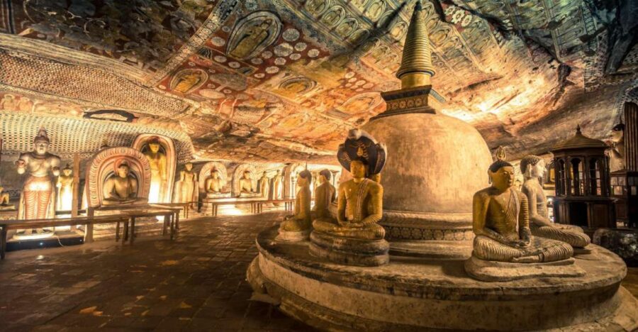 Dambulla: Cave Temple and Village All-Inclusive Tour