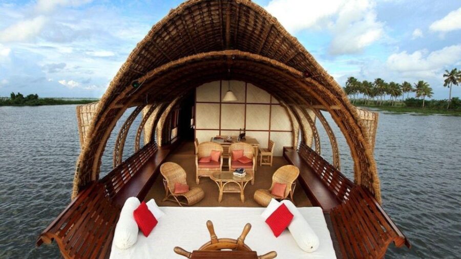 Day Cruise Tour in Alleppey From Kochi With Lunch