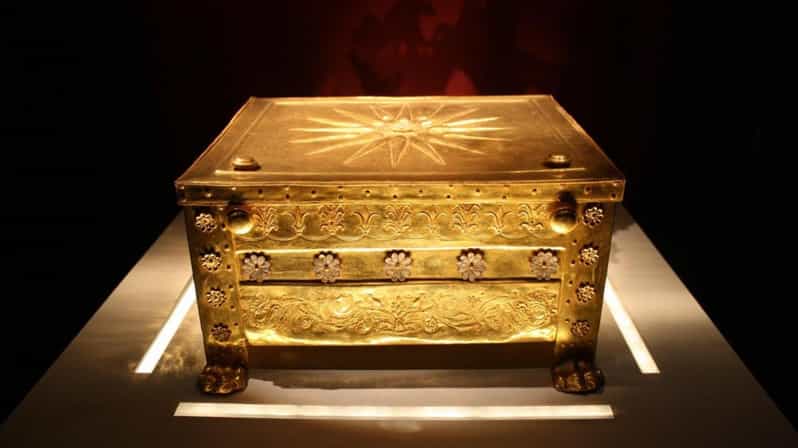 Daytrip to Aigai Royal Tombs & Pella Museum With Pick up